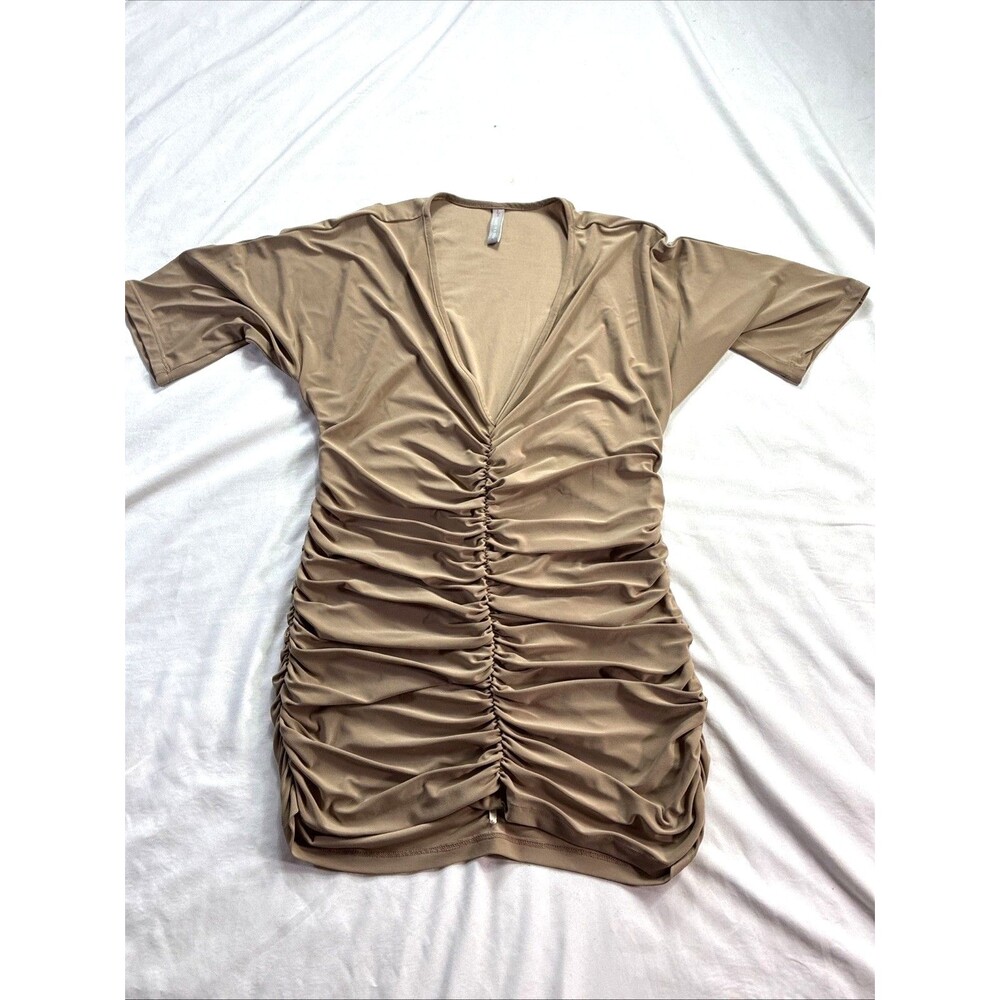 Last Tango Ruched Bodycon Dress Tan Taupe Short Sleeve V-Neck Scrunch Stretch Lg